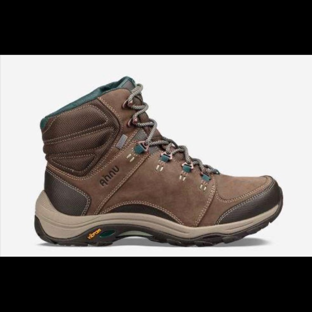 Ahnu Montara III Hiking Boots Women’s Size 10